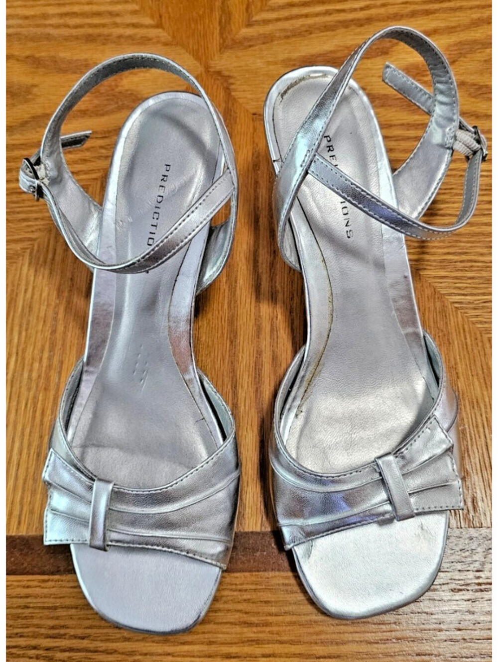 predictions women's metallic Silver healed sandal size 6